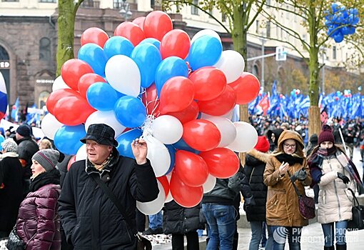 КС: Депутаты обязаны уведомлять о встречах-митингах