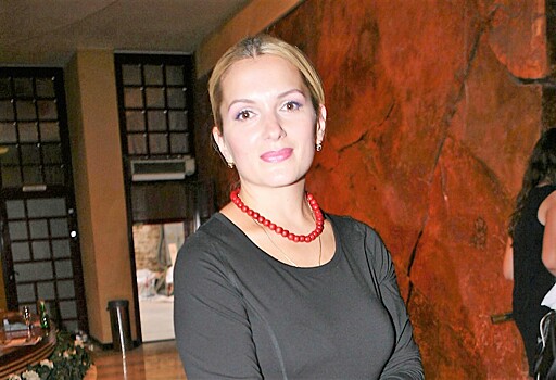 «Грациозная красавица»: поклонники Марии Порошиной обсуждают ее образ в шикарном платье с жемчугом