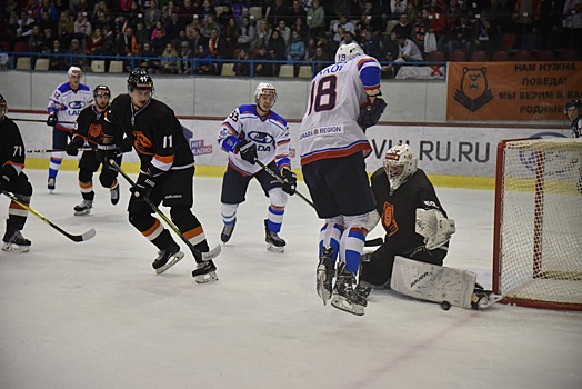 И тольяттинские, и самарские хоккеисты проиграли субботние выездные матчи