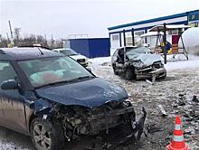 В Самарской области водитель легковушки столкнулся на встречке с иномаркой