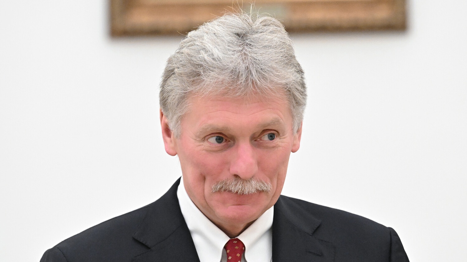 Песков: никаких признаков для смены состава делегации РФ в Абу-Даби не было