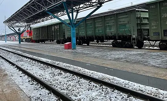 В Октябрьске мужчина на легковушке вылетел на железнодорожный путь