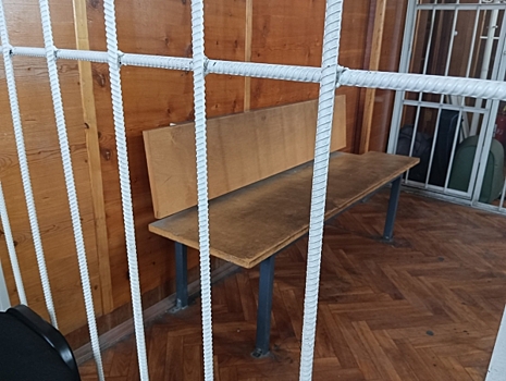 Двое свердловских рецидивистов сбежали от приговора по делу о педофилии