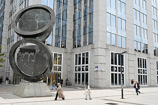 Reuters: Орбан назвал кредит ЕС для Киева потерянными деньгами