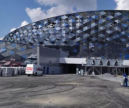 На новой ледовой арене в Новосибирске устанавливают первые 500 кресел