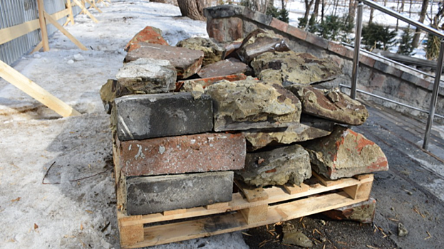 С набережной Саратова начали снимать старый туф