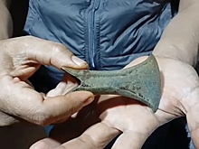 Обнаружен топор бронзового века из внеземного металла