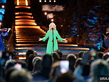 В Тюмени на концерте Ларисы Долиной спел уволенный за мат телеведущий