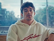 Шарль Леклер представил свою первую коллекцию одежды