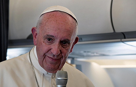 Папа римский Франциск предпочитает не судить о Трампе до встречи с ним
