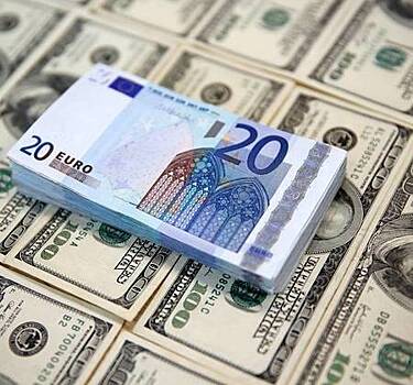 Стоит ли покупать доллары и евро сейчас и выгодно ли
