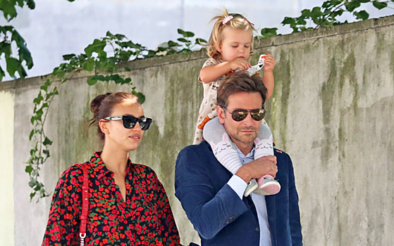 Все время семье! Брэдли Купер на прогулке с дочкой