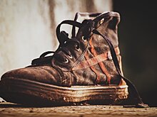 На Сахалине в главу администрации района бросили ботинок