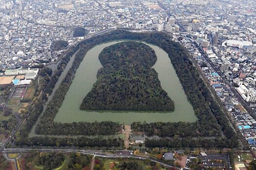В Японии раскопали гробницу императора, прожившего 142 года