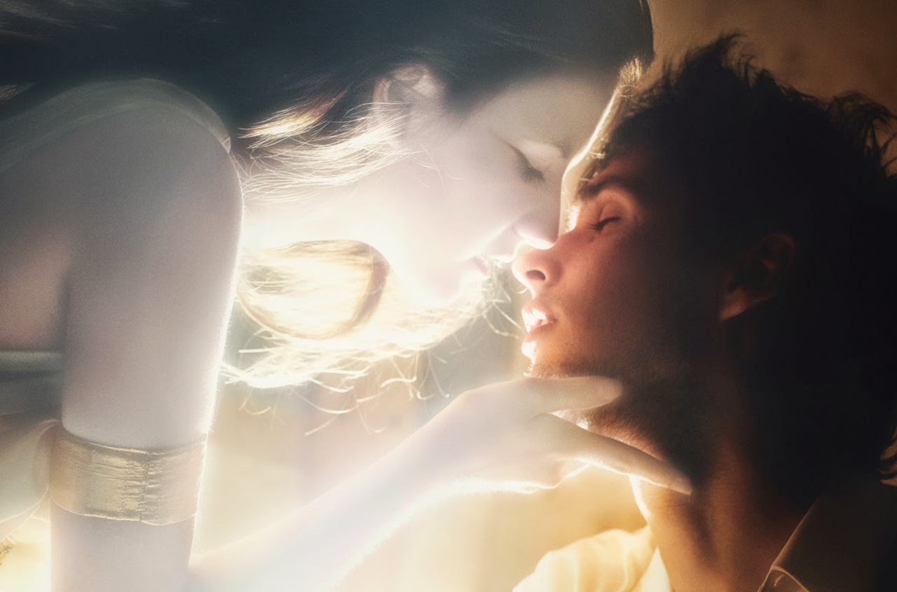 Раствориться в нежности. Любовный плен. Слепая страсть. Прикоснуться к душе. Прикосновение к душе.