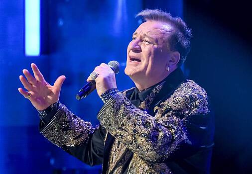 Популярный певец сравнил свою квартиру со старинным замком из кирпича