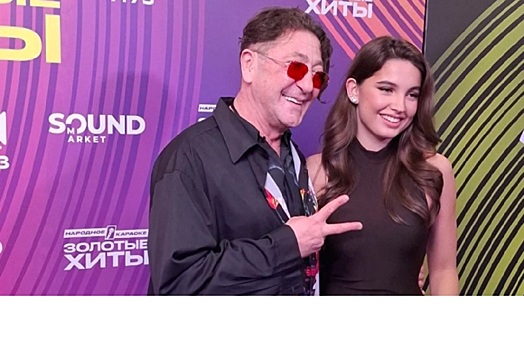 Григорий Лепс пришел на «Народное караоке» с новой девушкой