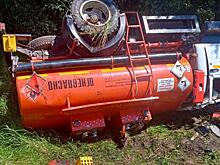 В Старожиловском районе бензовоз выехал на встречку и устроил ДТП