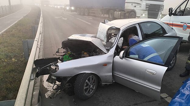 В Пензе Daewoo Lanos столкнулся с фурой