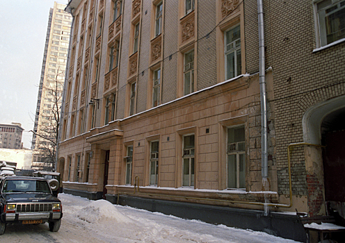 «Два года до квартиры»: Покупку коммуналок в Москве назвали инвестпроектом