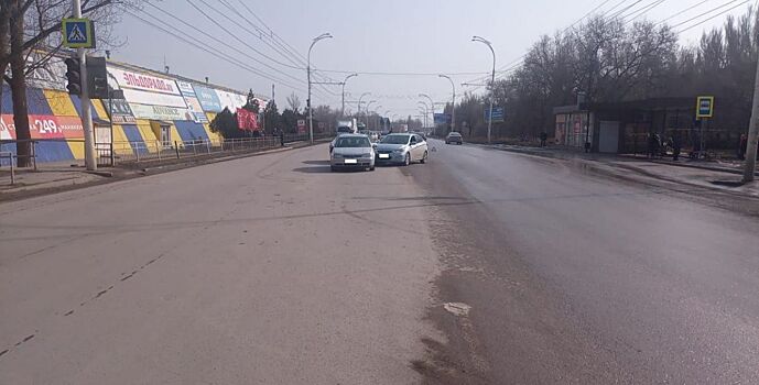 В Волгодонске столкнулись четыре автомобиля