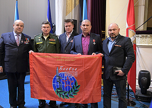 Командующий войсками Центрального военного округа генерал-лейтенанта Александра Лапина выступил на встрече с ветеранами ВС РФ