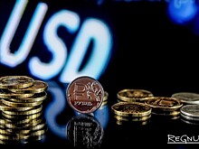 Рубль укрепляется в ситуации рыночного затишья