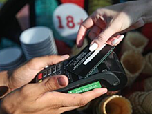 Россиянам предложили открыть карты дистанционно в одной стране