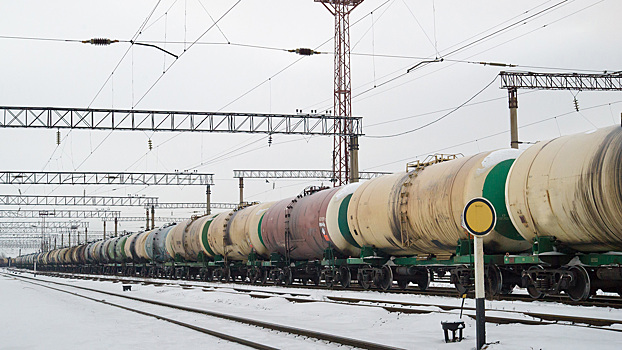 Россия продлила запрет на экспорт бензина до марта 2026 года