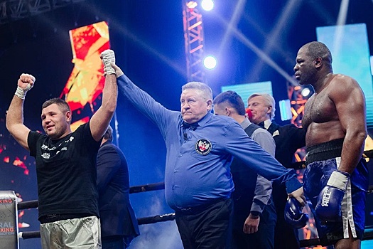 Максим Бабанин одержал победу над Кевином Джонсоном на вечере профессионального бокса в Челябинске