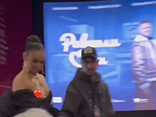 Певица Ольга Бузова случайно оголила грудь при встрече с Киркоровым