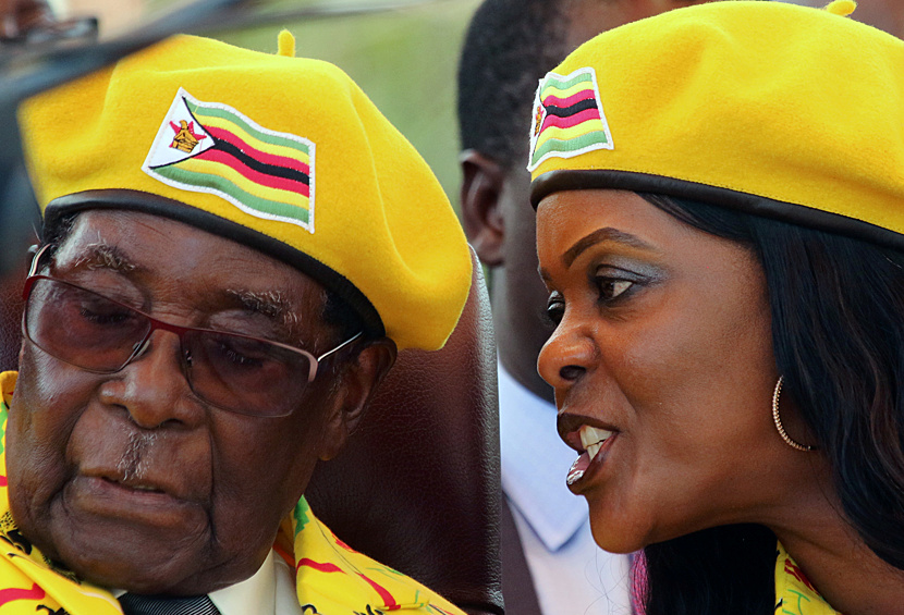 "Крокодил" был популярен у военных. Его называли главным преемником главы государства. Однако сам Мугабе думал иначе: он хотел посадить в президентское кресло свою жену Грейс, которая моложе его на 40 лет