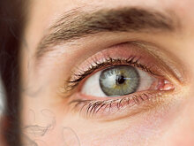 Лечение рака может вредить глазным сосудам, выяснили ученые