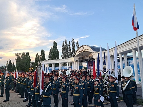 Тамбовский губернатор принял участие в фестивале духовых оркестров