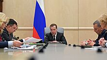 Медведе вручил премии правительства в области СМИ
