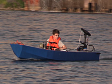 Юные инженеры. Ученики девятой школы в Дубне создали уникальную лодку