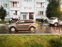 В Новосибирске автоледи на иномарке сбила ребенка на самокате