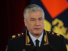 Колокольцев не нашел криминала в ситуации с Навальным