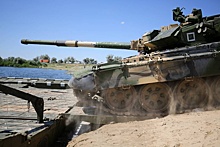 Российский танк Т-90 утопил лодку с диверсантами ВСУ в Днепре