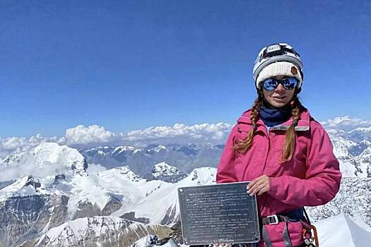 В МЧС России объяснили невозможность спасательной операции альпинистки Наговициной