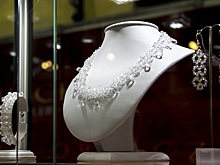 Грабитель на самокате напал на ювелирный дом Chaumet в Париже