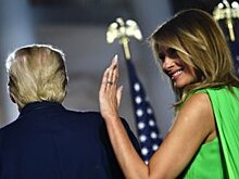В Словении деревянную статую Меланьи Трамп заменили бронзовой
