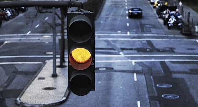 Штраф за проезд на жёлтый сигнал светофора