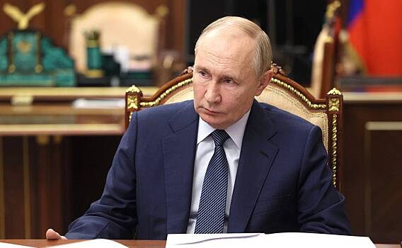 Путин в свой день рождения провел совещание с военными. Что сказал президент о ходе СВО?