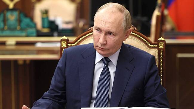 Путин в свой день рождения провел совещание с военными. Что сказал президент о ходе СВО?