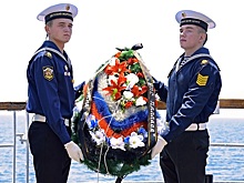 Экипажи «Паллады» и «Седова» почтили память погибших в Цусимском сражении русских моряков