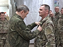 Герасимов вручил в зоне СВО госнаграды отличившимся в Авдеевке бойцам