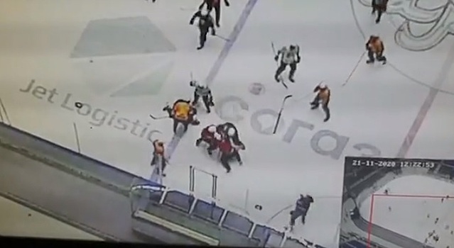 Сломанная челюсть – рабочий момент. Так прокомментировал конфликт на тренировке наставник «Барыса»