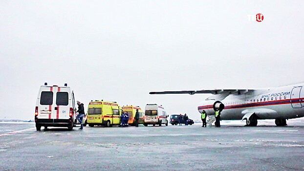 Самолет МЧС доставил в Петербург тяжелобольных детей из Ростова