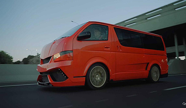 Микроавтобус Toyota HiAce оснастили мощным двигателем V12